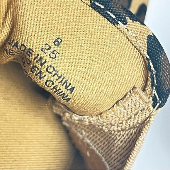 Old Navy Women's Slip On Canvas Animal Print Style Sneakers Sz 8 - Picture 6 of 9